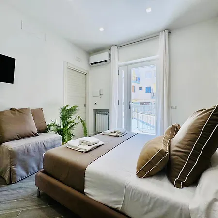 Yourhome - Santa Lucia ゲストハウス