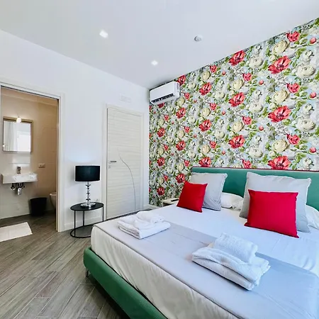 Yourhome - Santa Lucia 3*